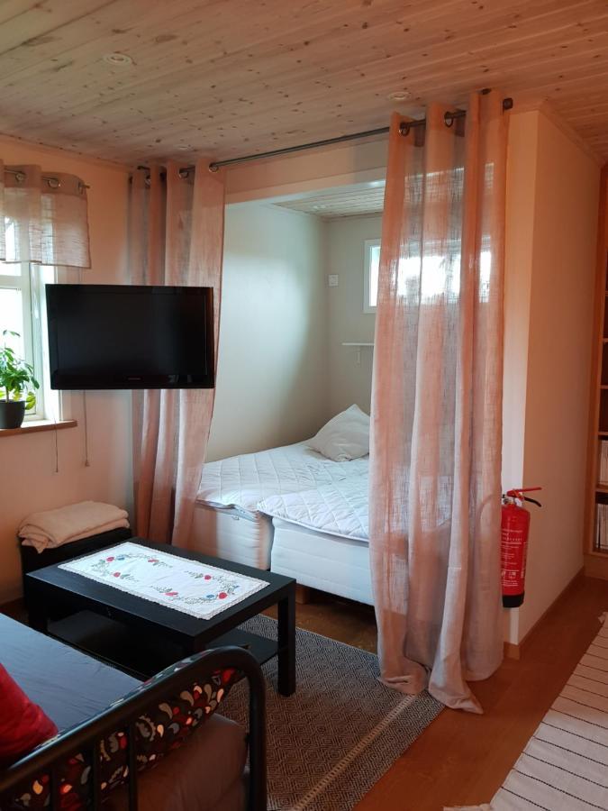 Stuga I Gamla-Koepstad Traslovslage エクステリア 写真